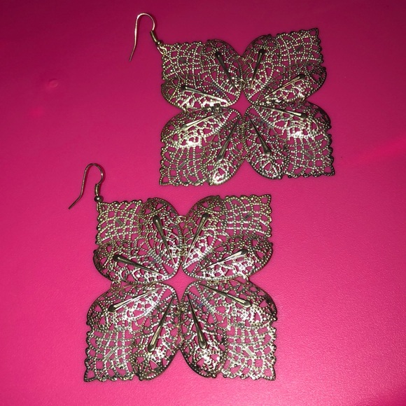 EARRINGS - Picture 3 of 4